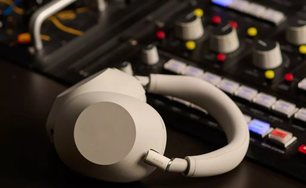 Характеристики Sony WH-1000XM6